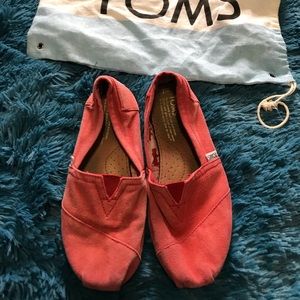 Red Toms ✨ 3 for $15